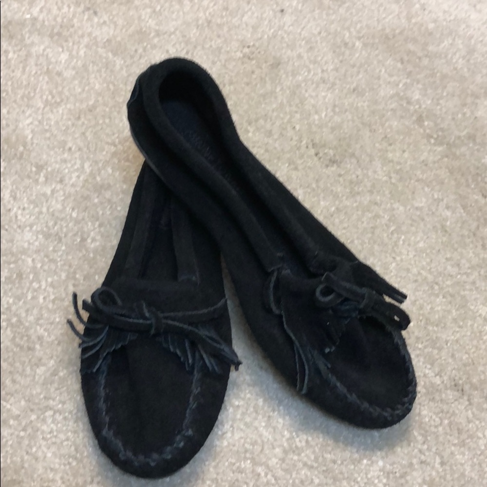 Minnetonka black suede mocc